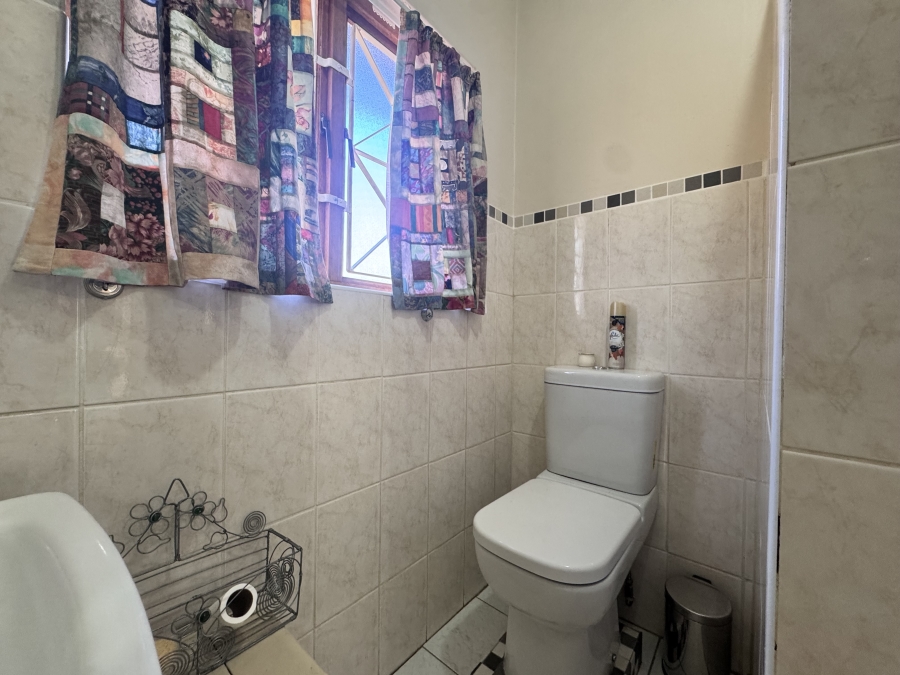 To Let 3 Bedroom Property for Rent in Flamwood North West